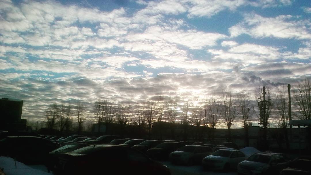 Утро над промзоной.