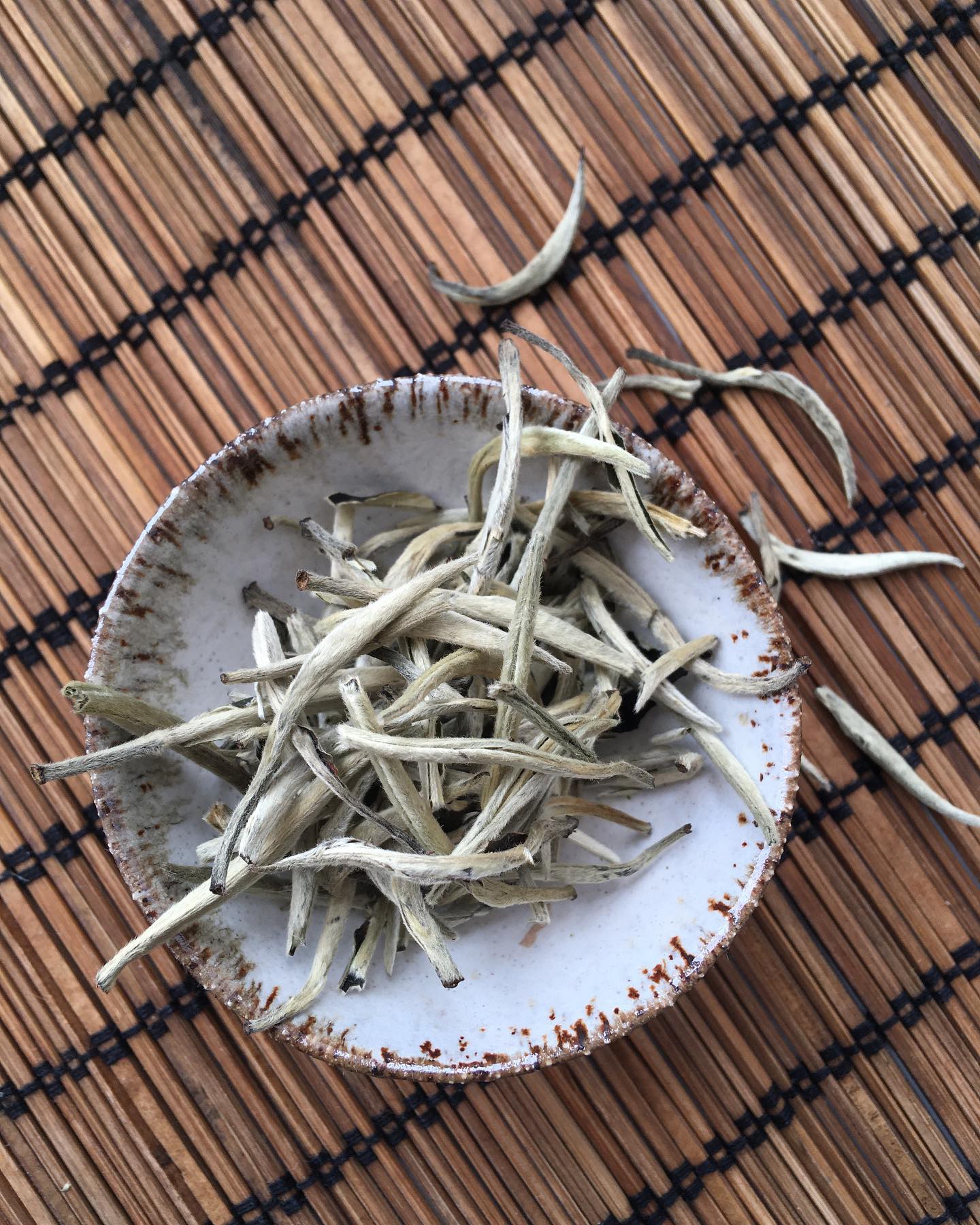 весна первых дней /лунный свет/ белый много лет не пил такого вкусного белого