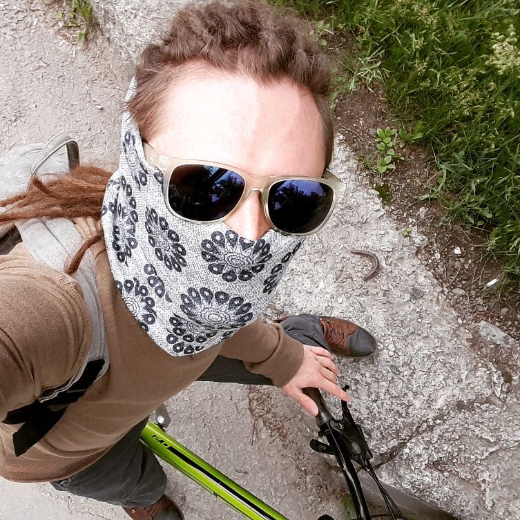 Промзона, июль, тревожны облака. Morning cycling, за тряпочкой ыщ.