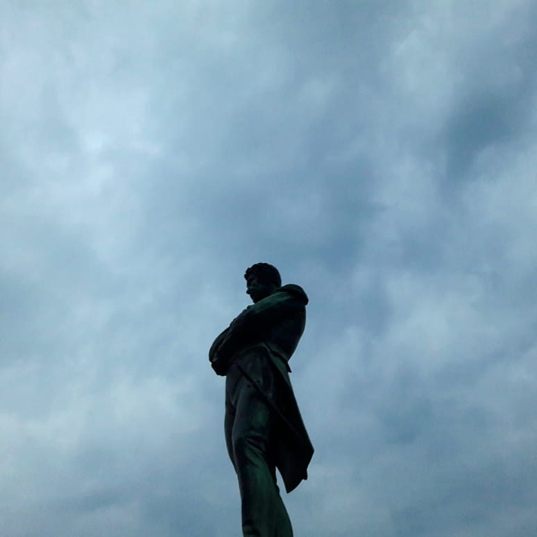 Лёд идёт по Неве и Петербург месяц назад
