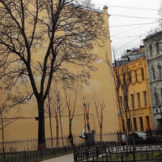 Лёд идёт по Неве и Петербург месяц назад