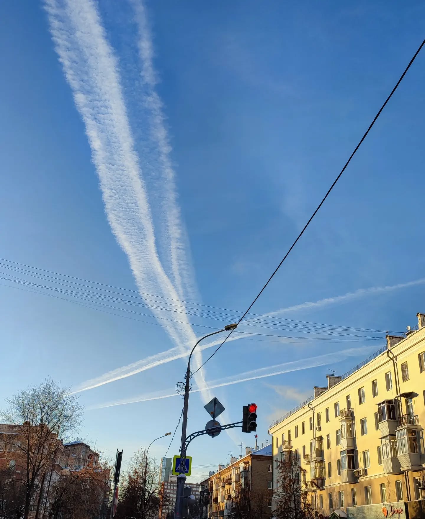 .. и тут лунский вплывает на ку оньку с
